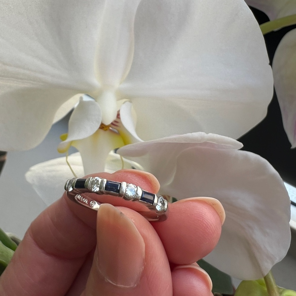 Tiffany & Co. Vintage Platinum Blue Sapphire & Diamond Band Ring – Size 5.5